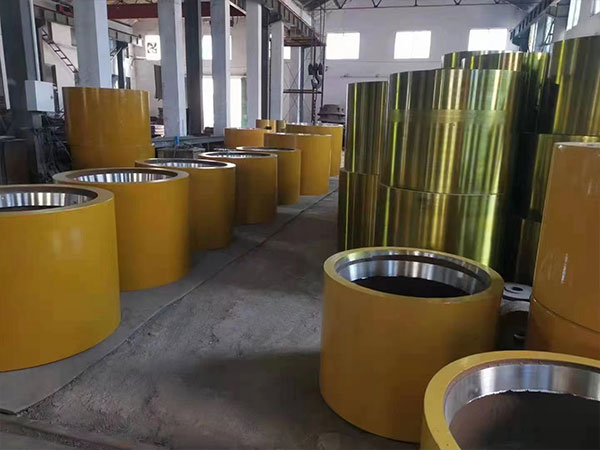 輥式破碎機(jī)輥皮修復(fù)方法介紹 輥式破碎機(jī)輥皮修復(fù)方法介紹